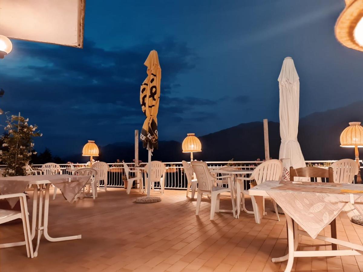 Locanda Mirabeau Беладжо Екстериор снимка
